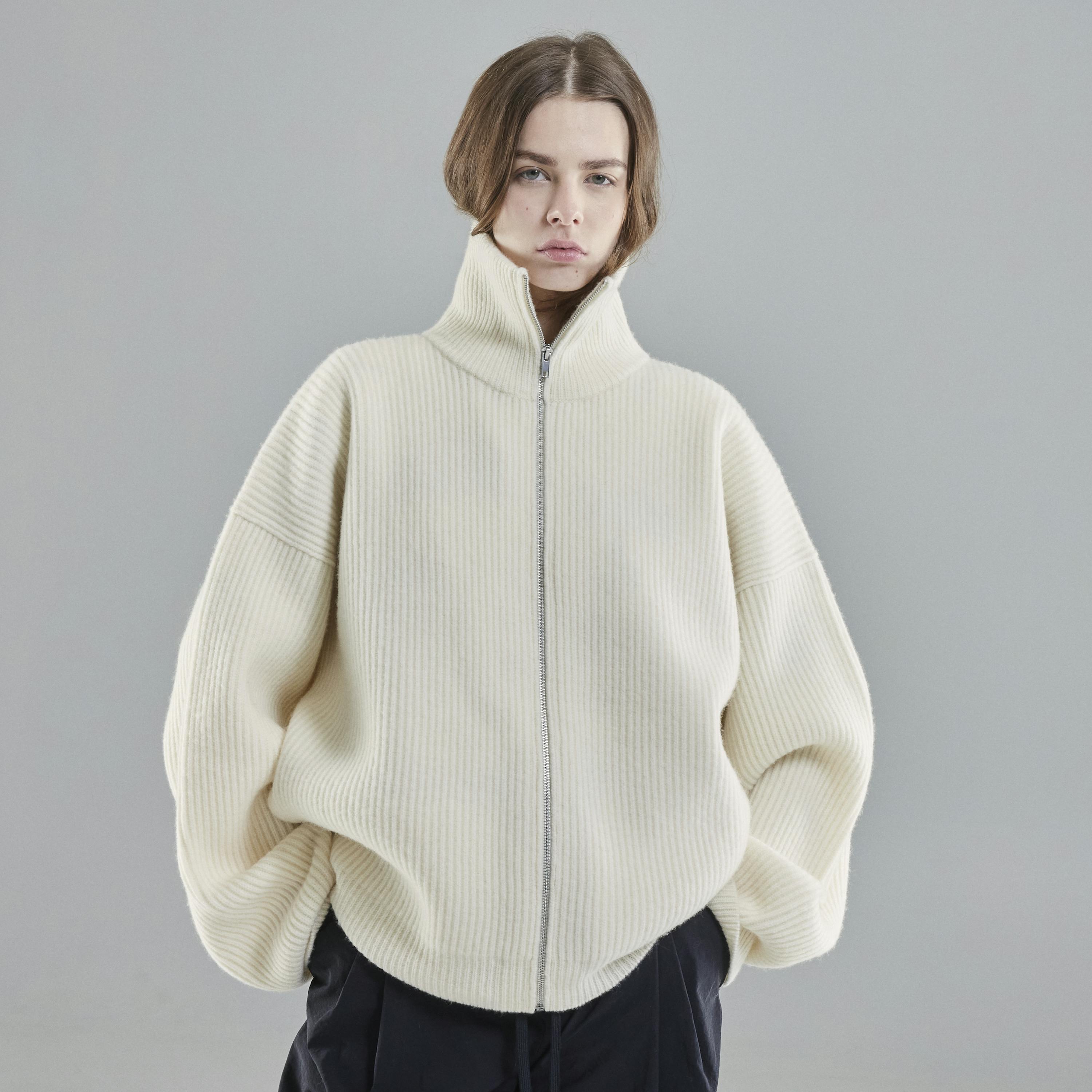 Vonarstræti Off White model-Unisex