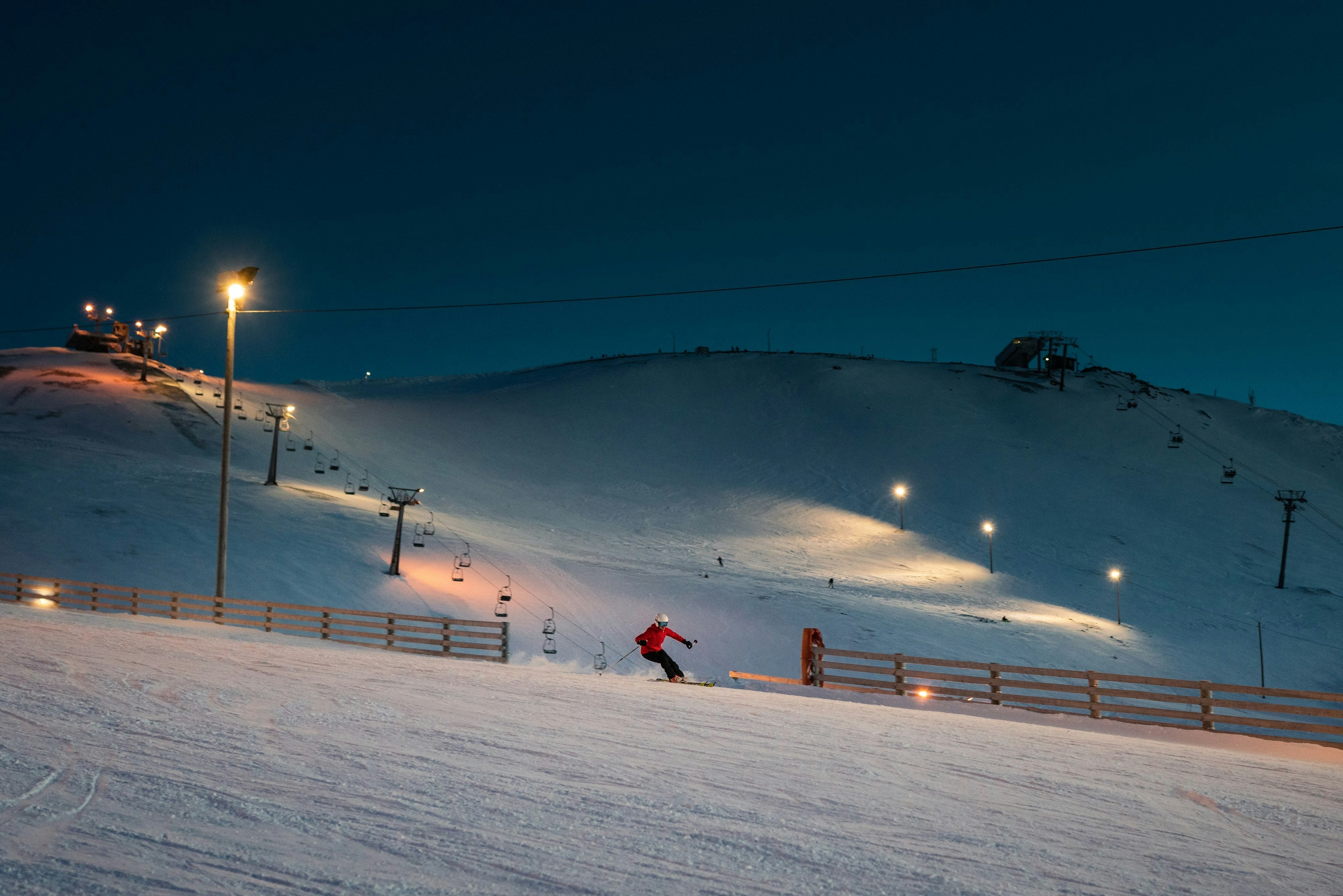 Skiing in Iceland: chaotic wind and dark skies