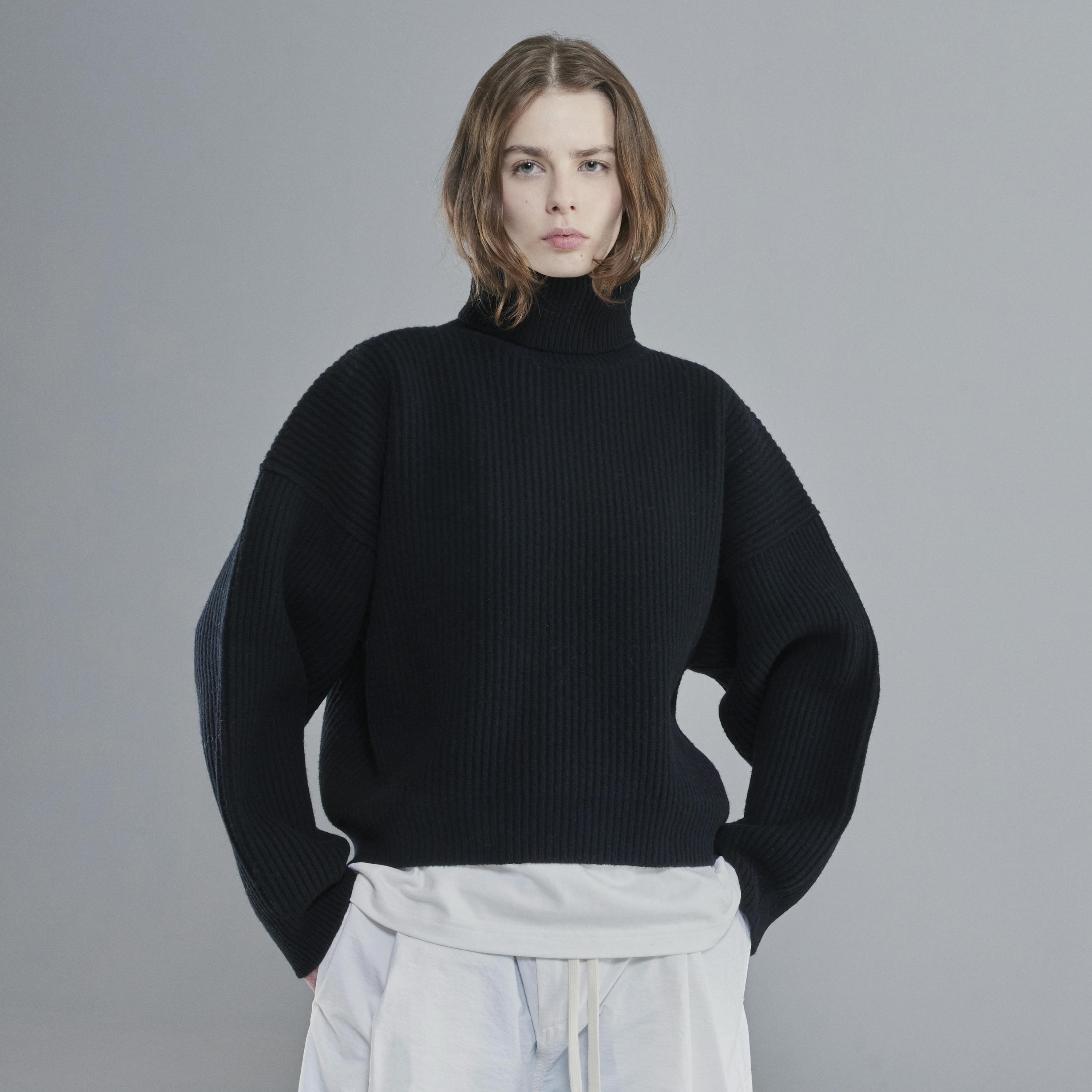 Vonarstræti Black model-Women