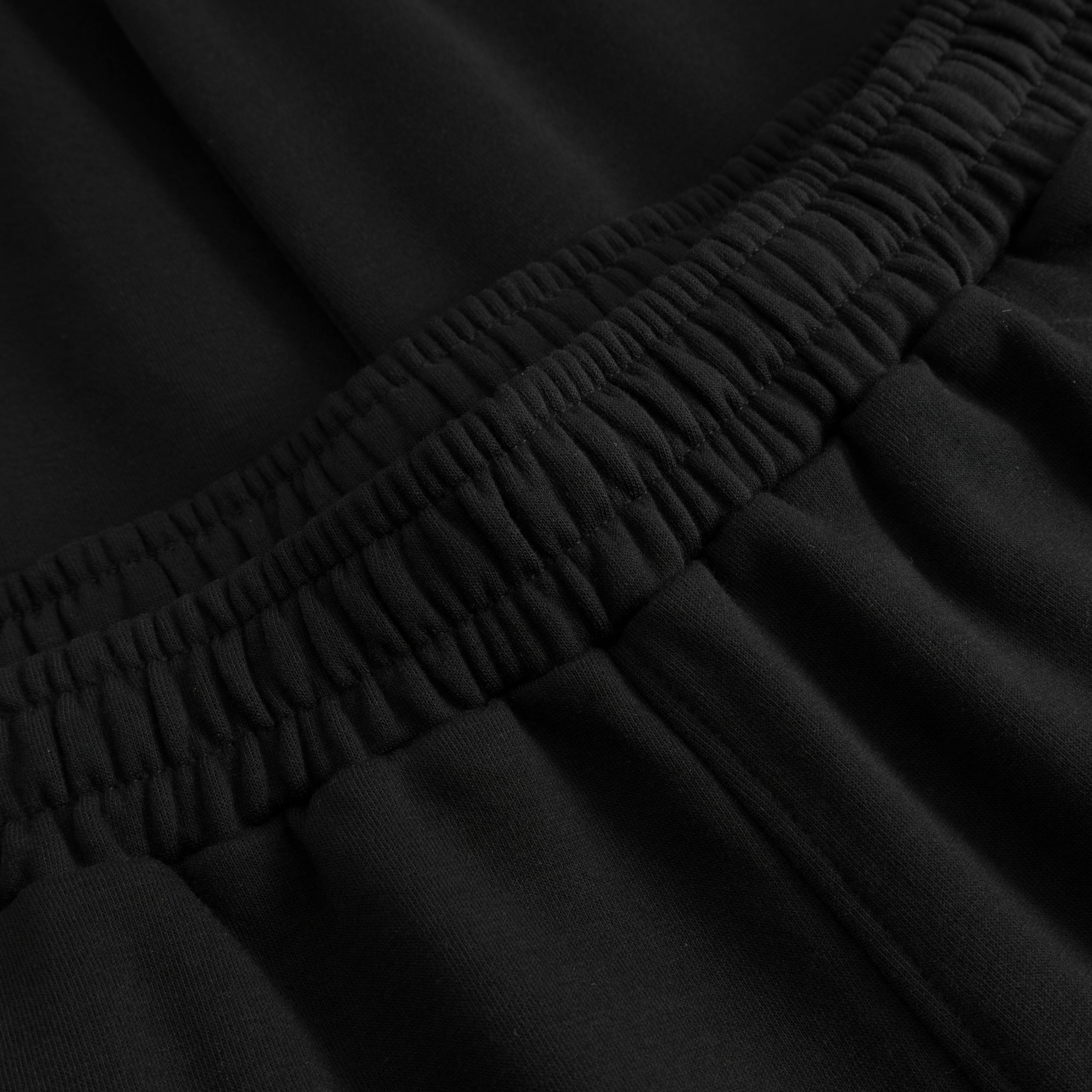 Dyngja  Black