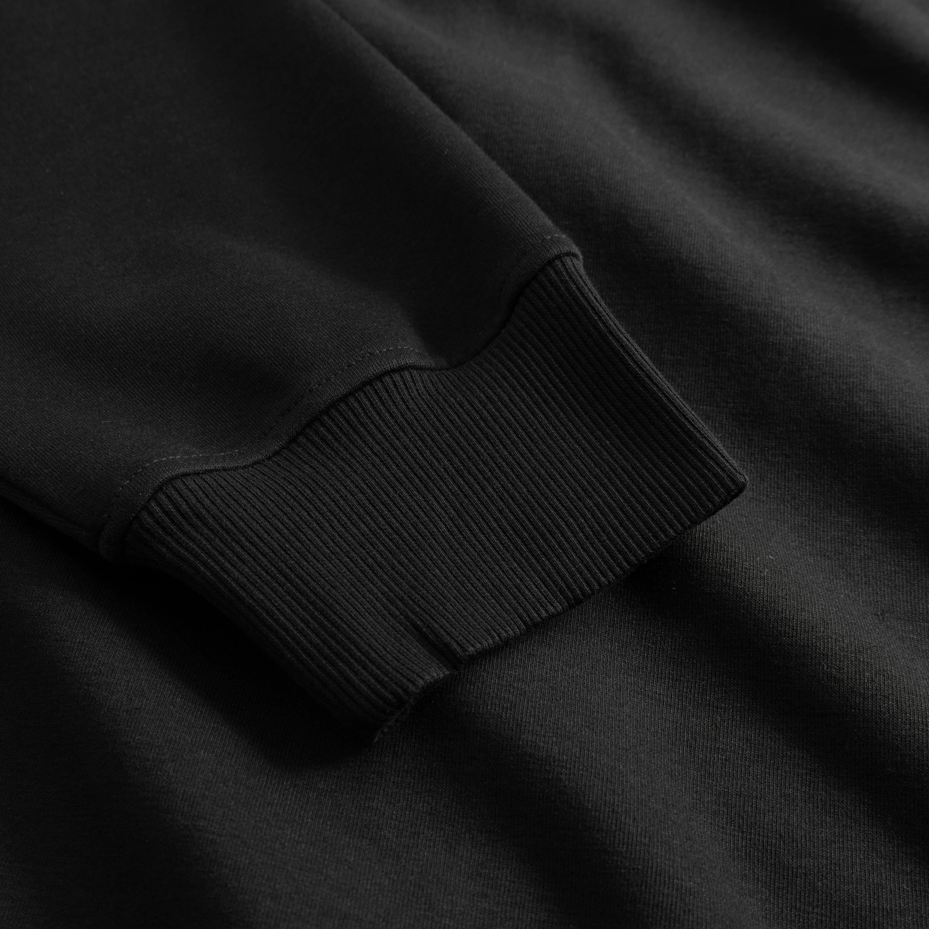 Dyngja  Black