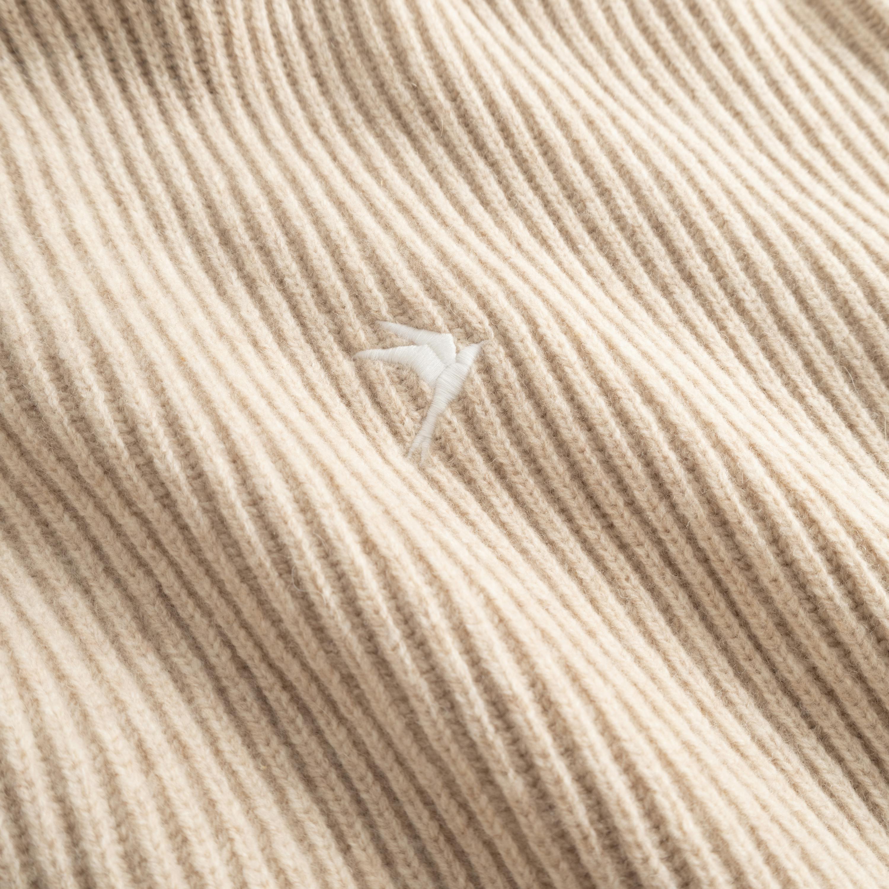 Vonarstraeti  Feather Grey