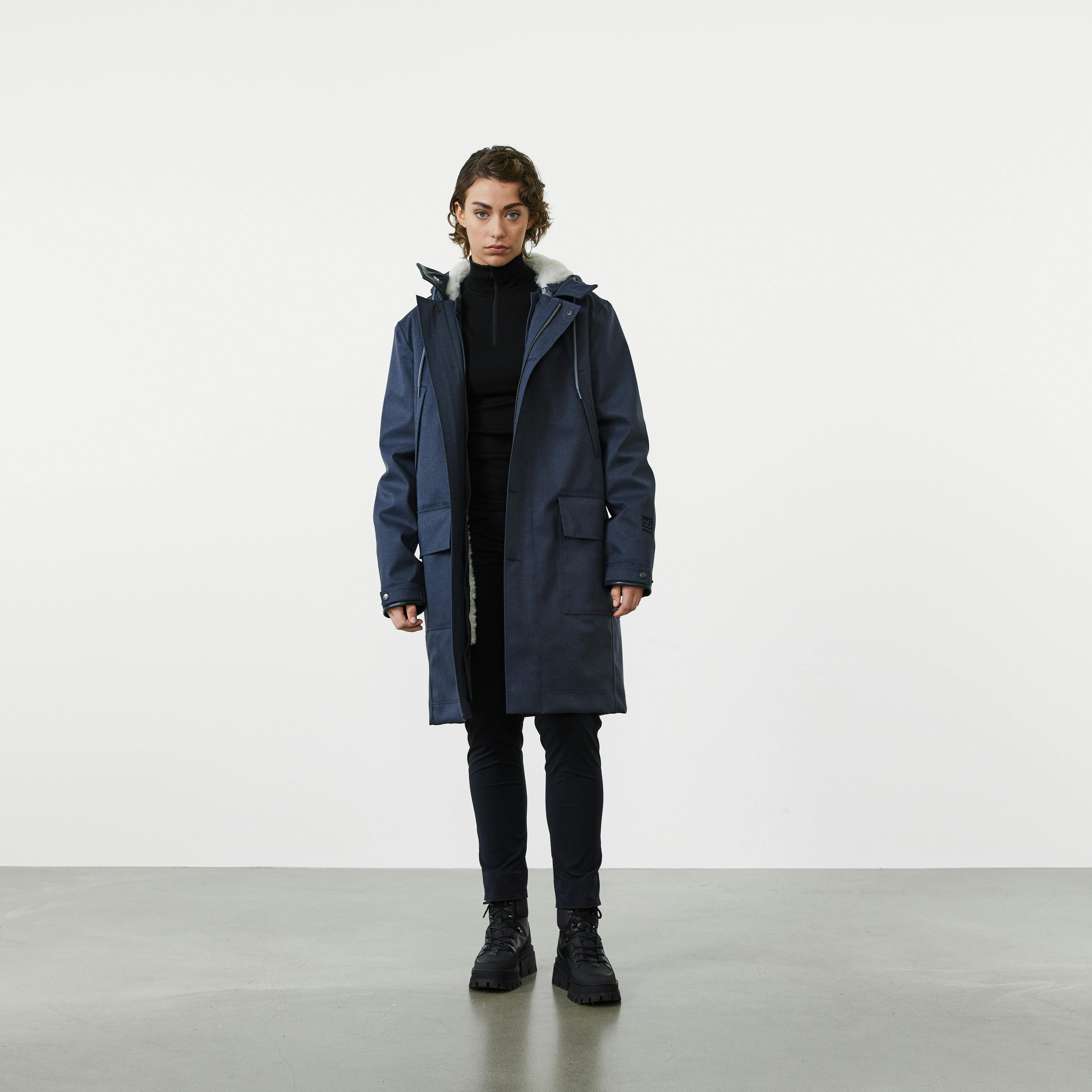 Sölvhóll  Navy model-women