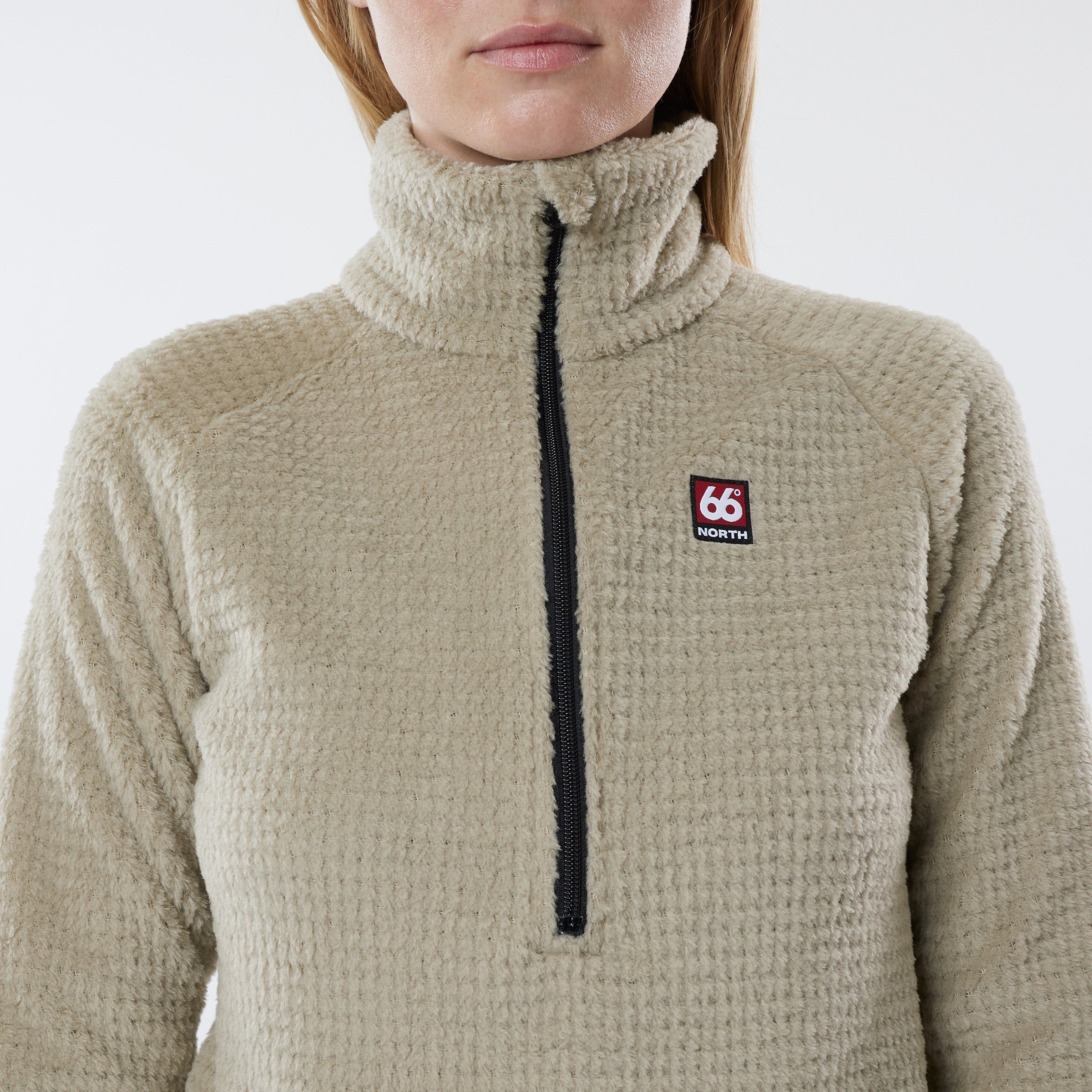 Hrannar model-women