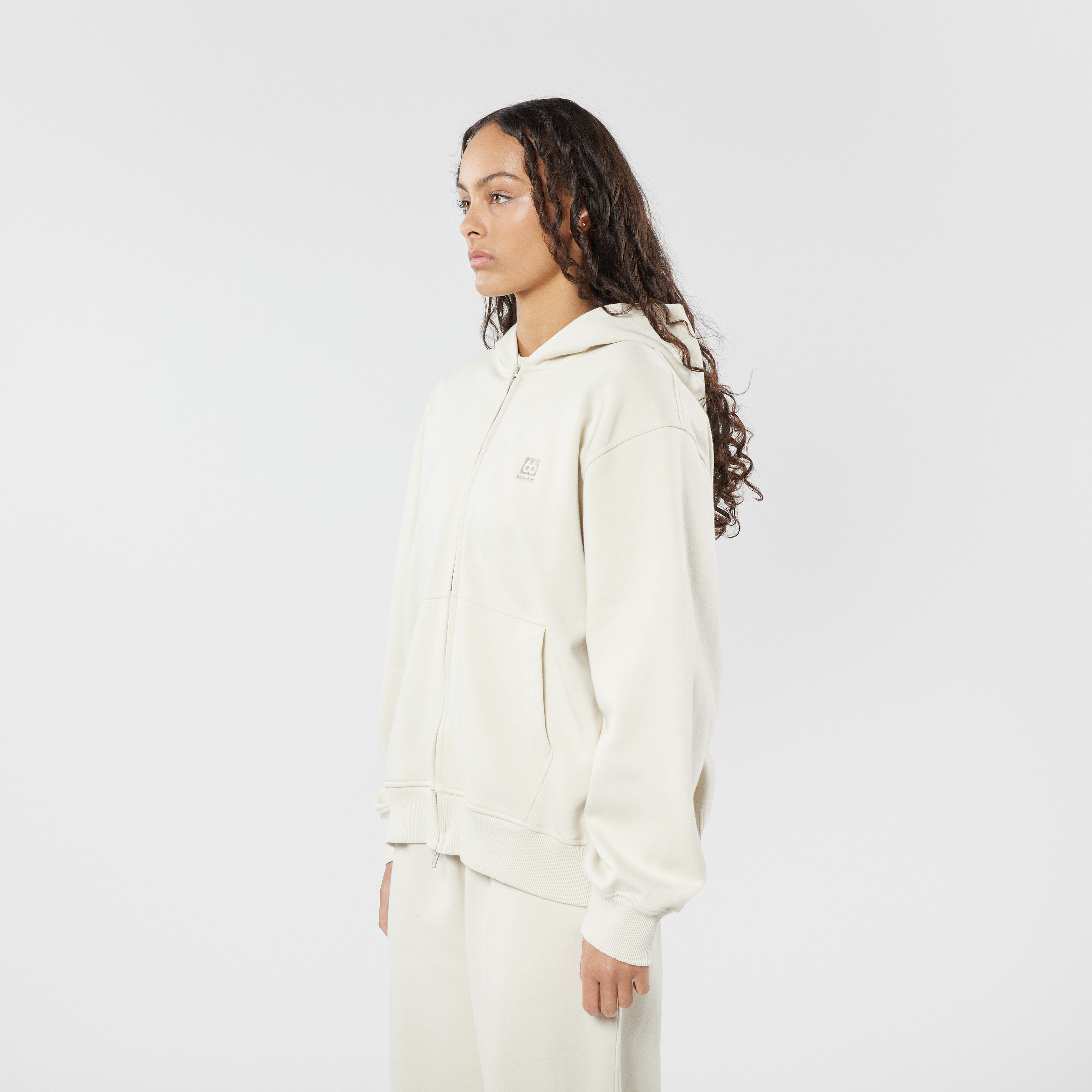 Dyngja Zipped Hoodie model-women