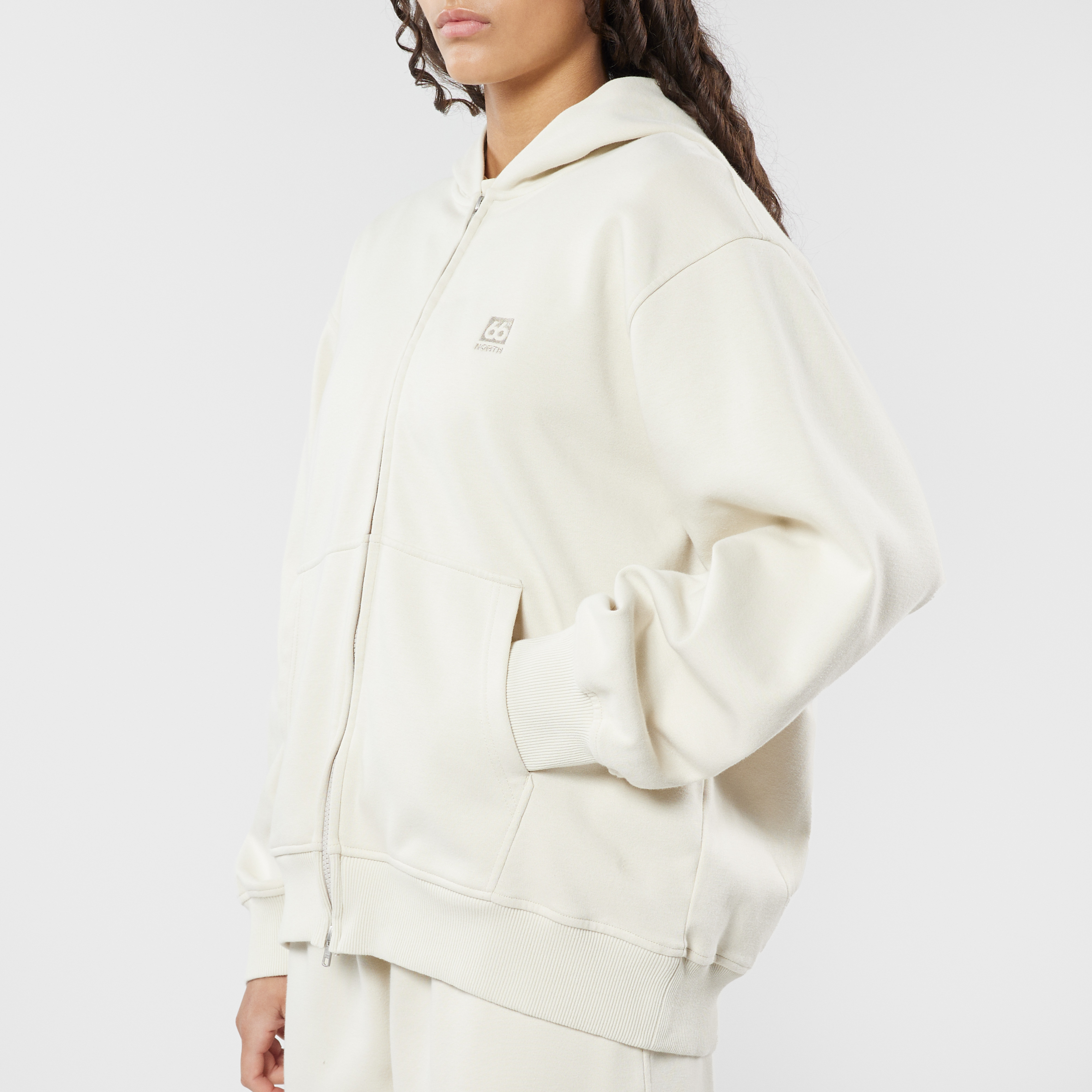 Dyngja Zipped Hoodie model-women