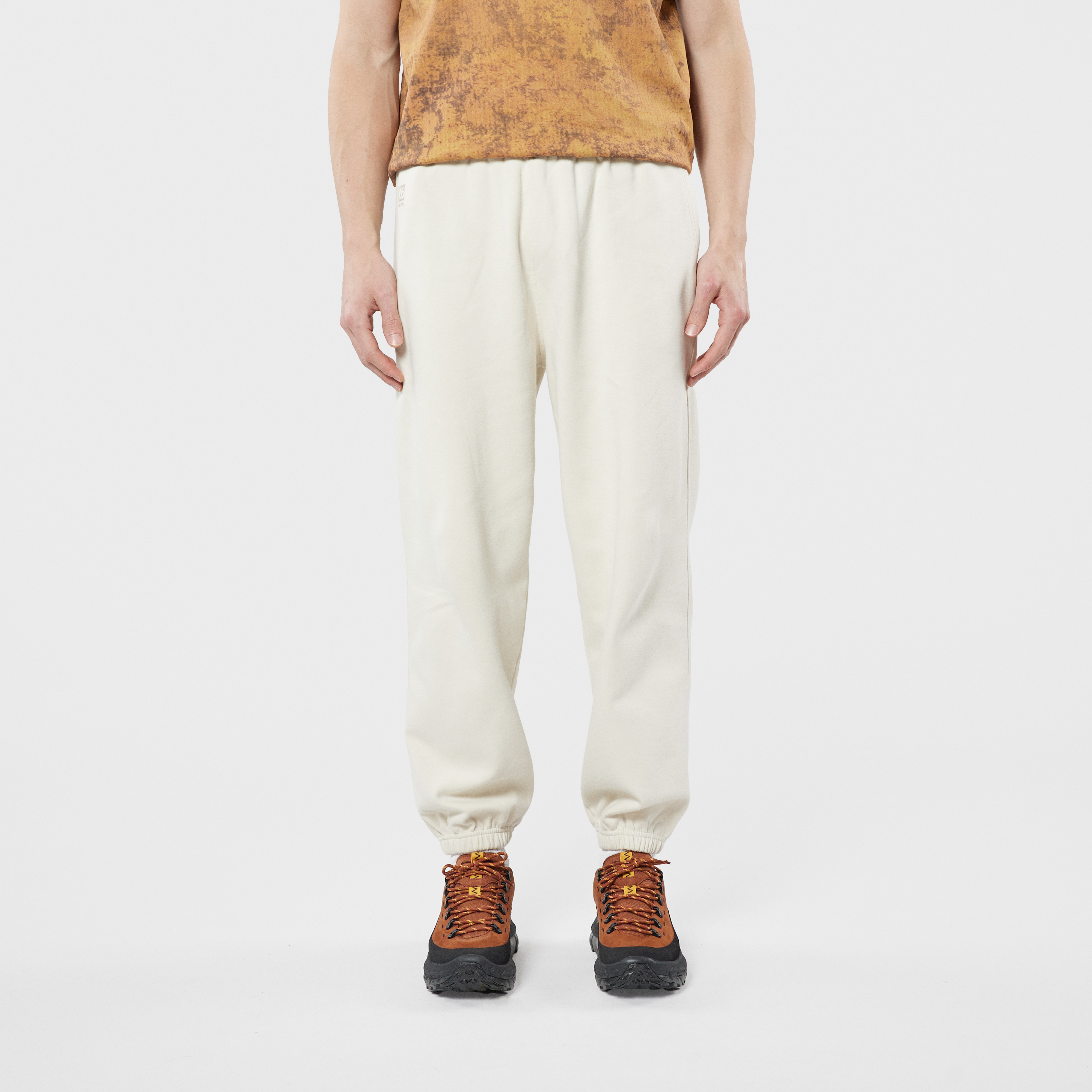 Dyngja Sweatpants model-men [191cm / M]