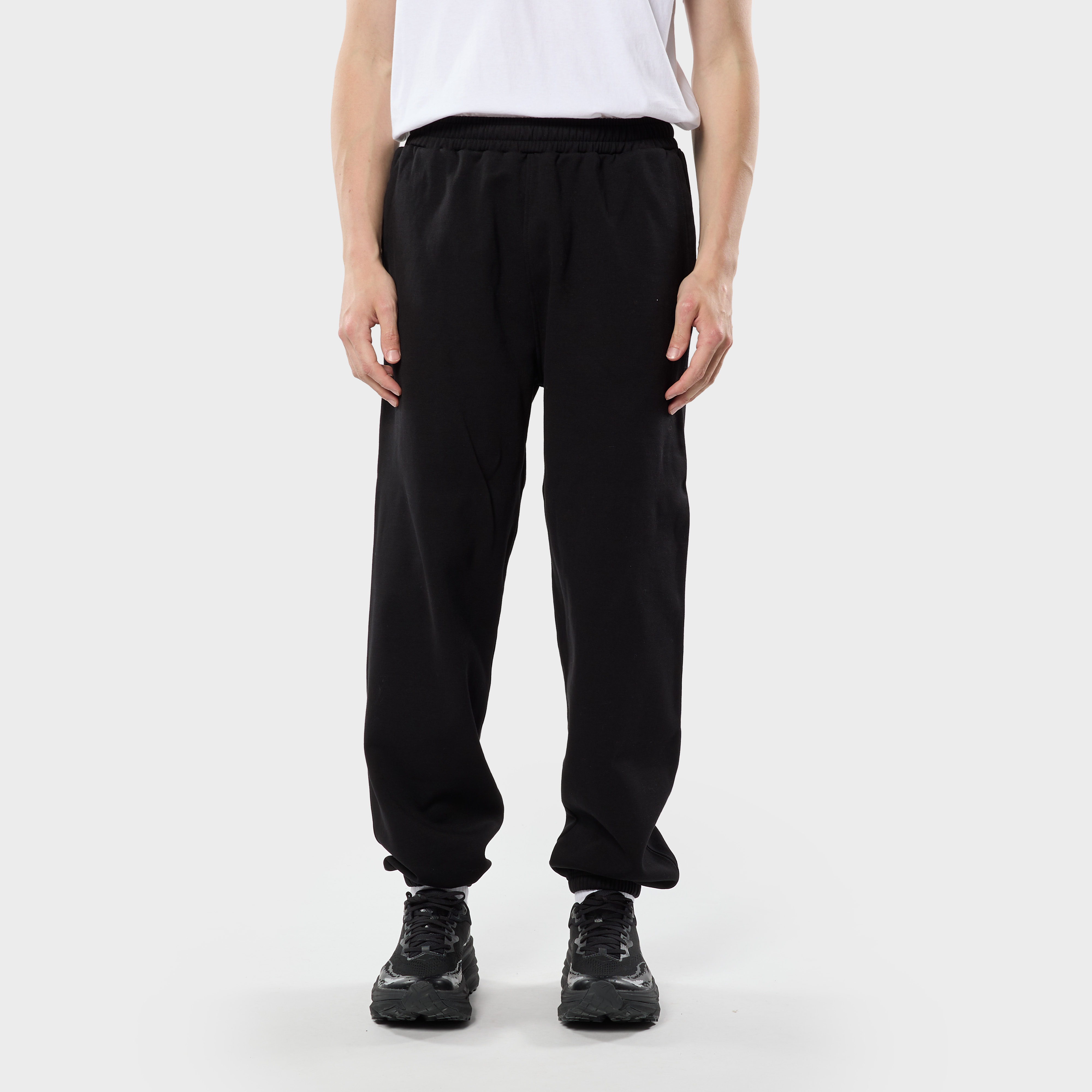Dyngja Sweatpants model-men [191cm / M]