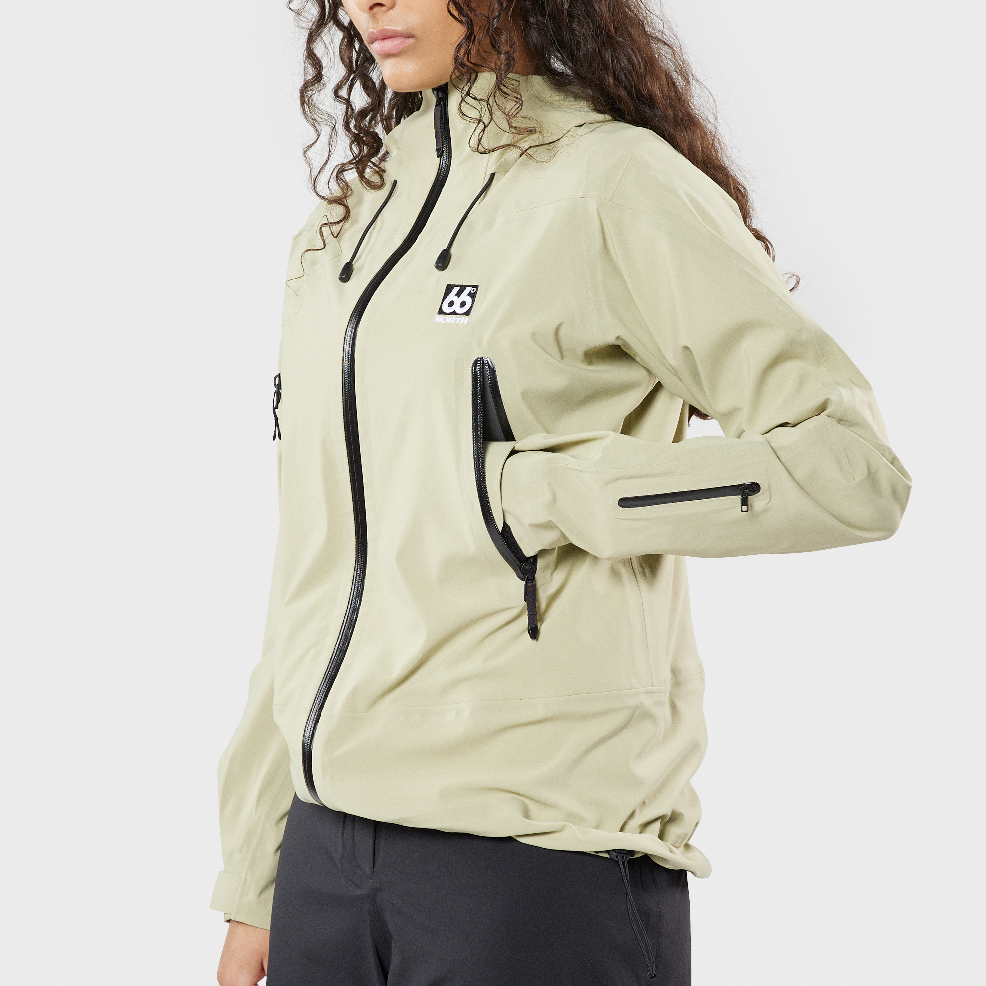 Snæfell model-women