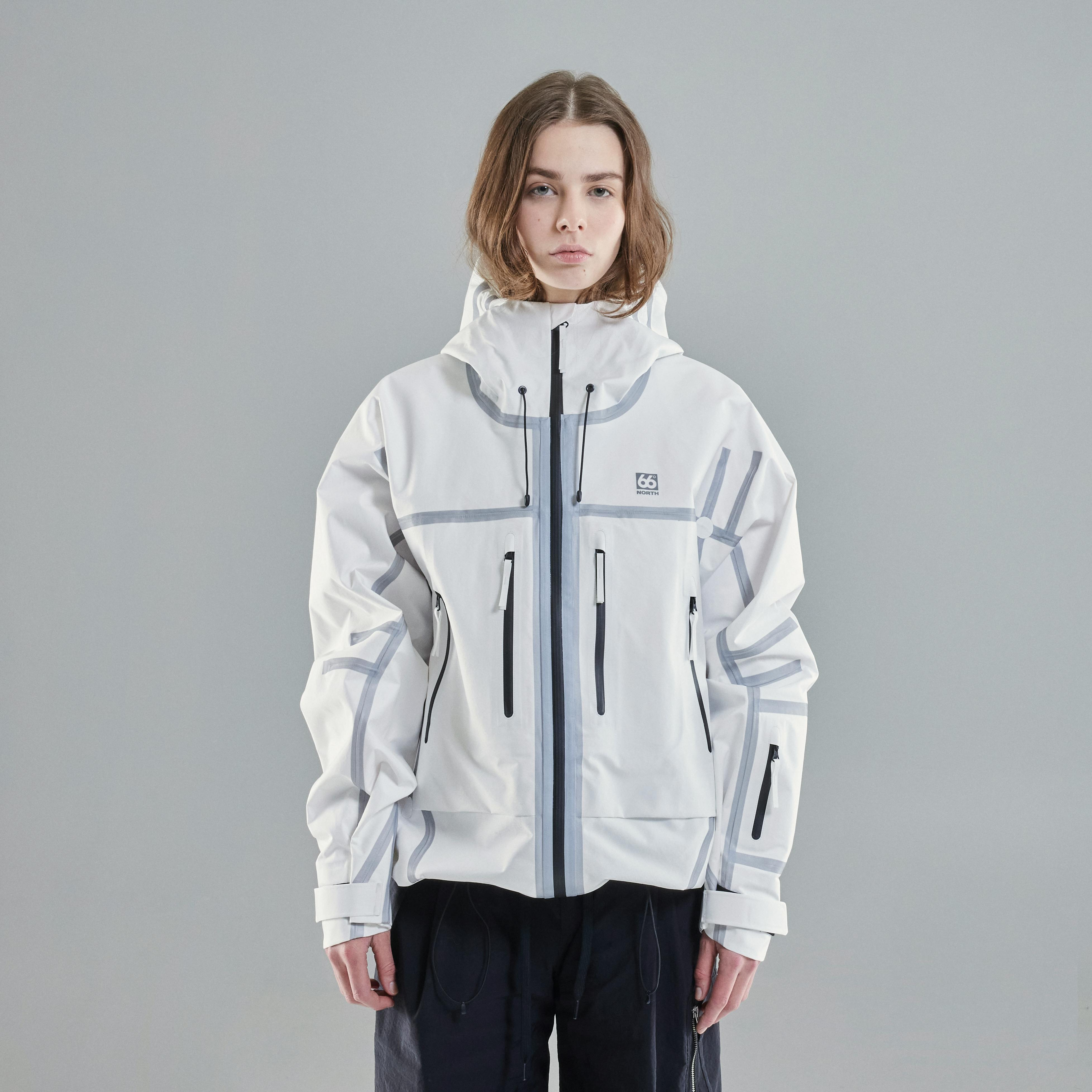 Ægisíða White Lamb model-women