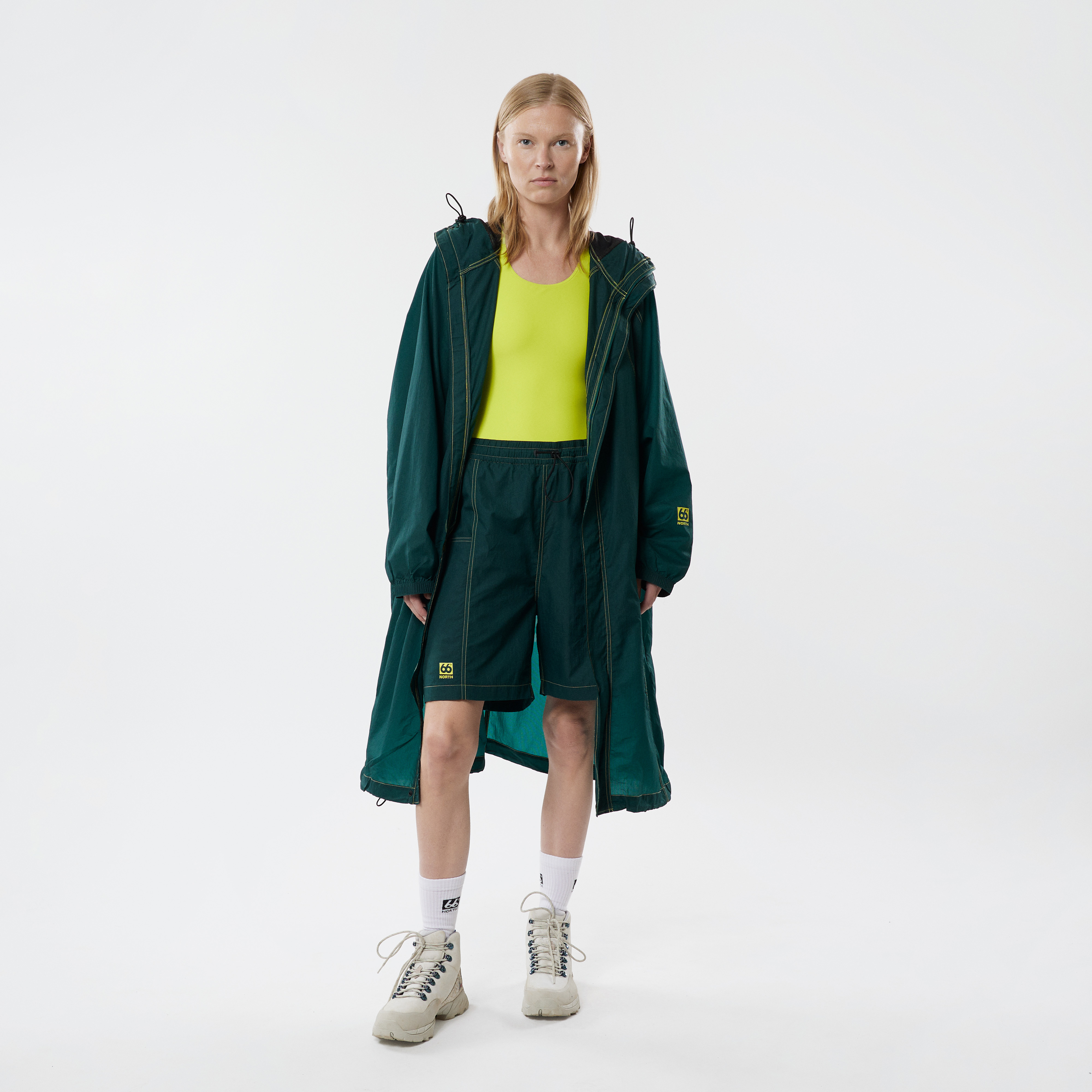 Raudasandur Coat model-women