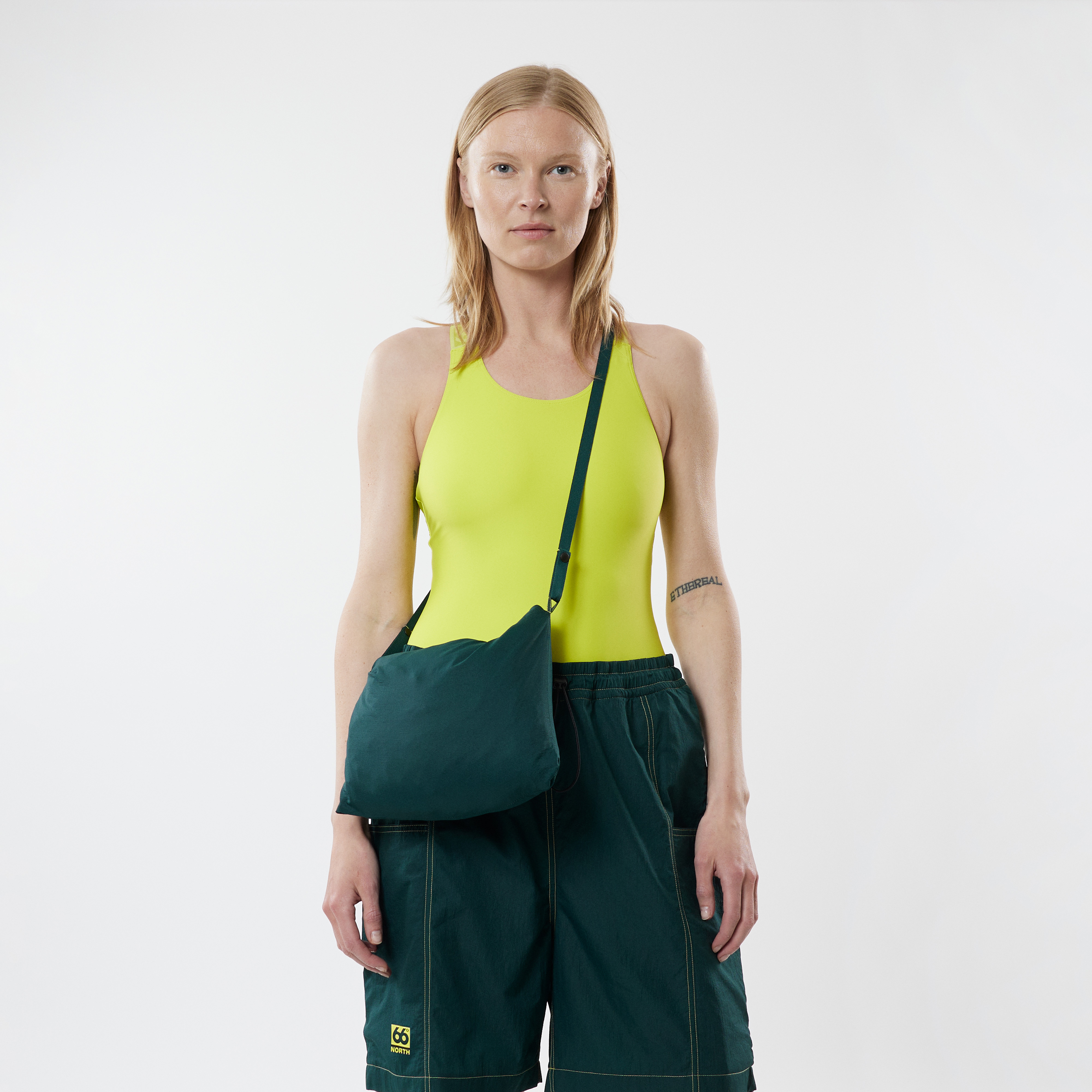Raudasandur Coat model-women