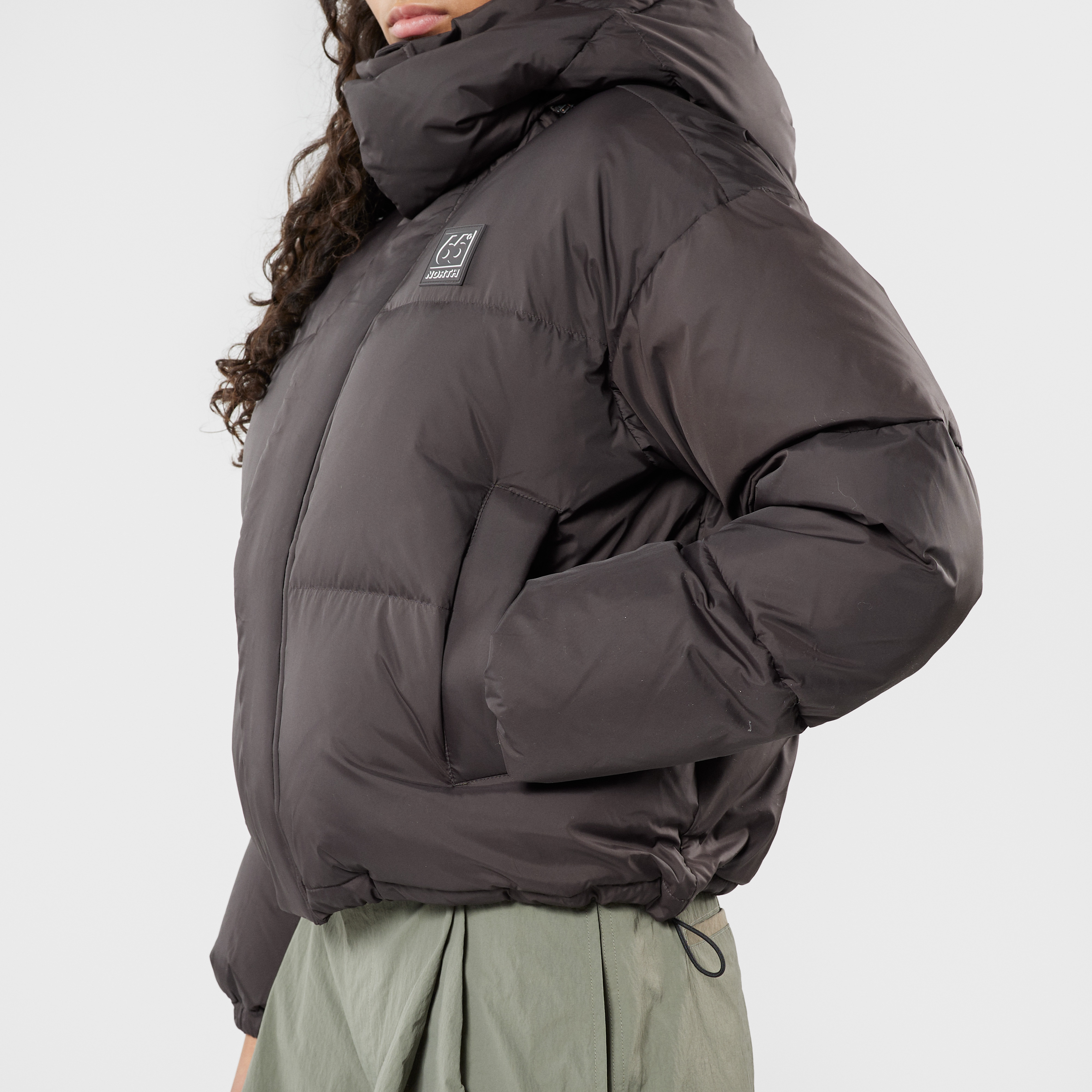 Dyngja Licorice model-women