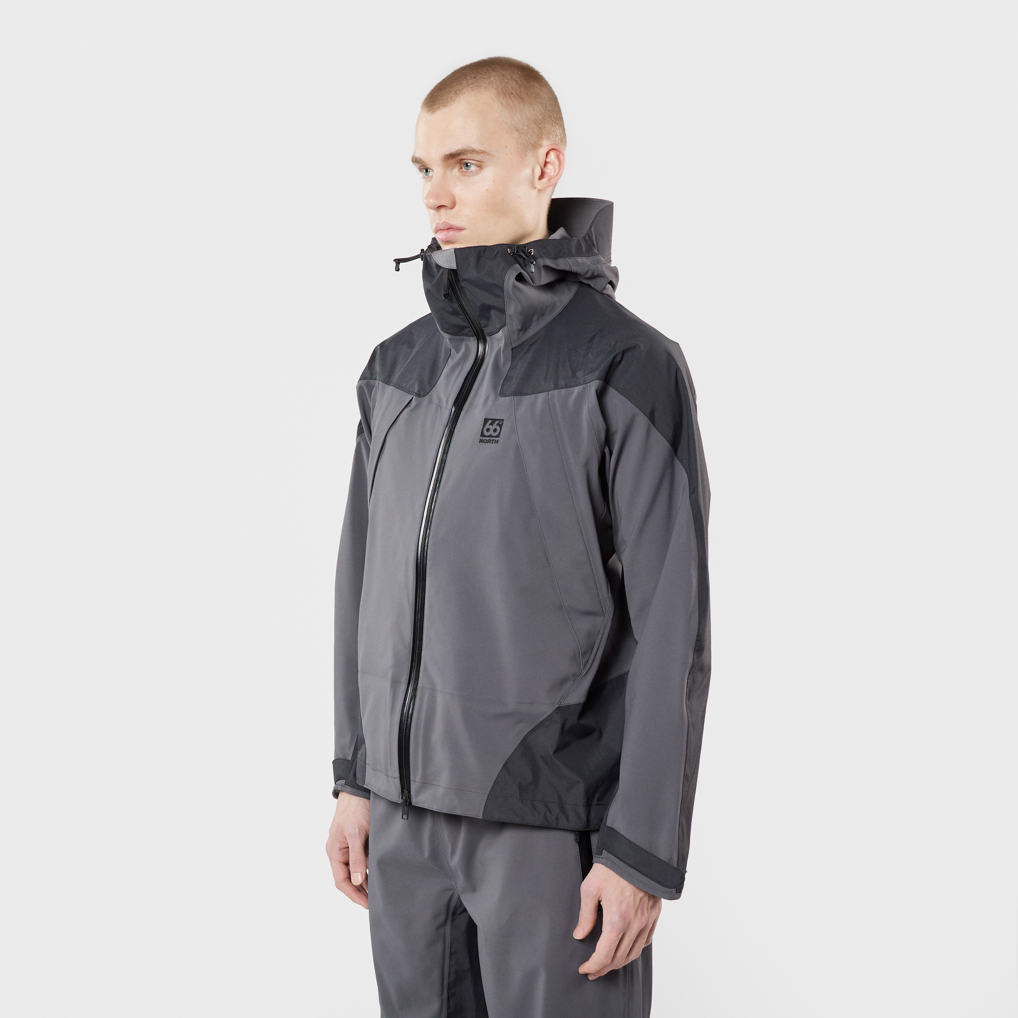 Dyngja Shell Jacket model-men [191cm / L]