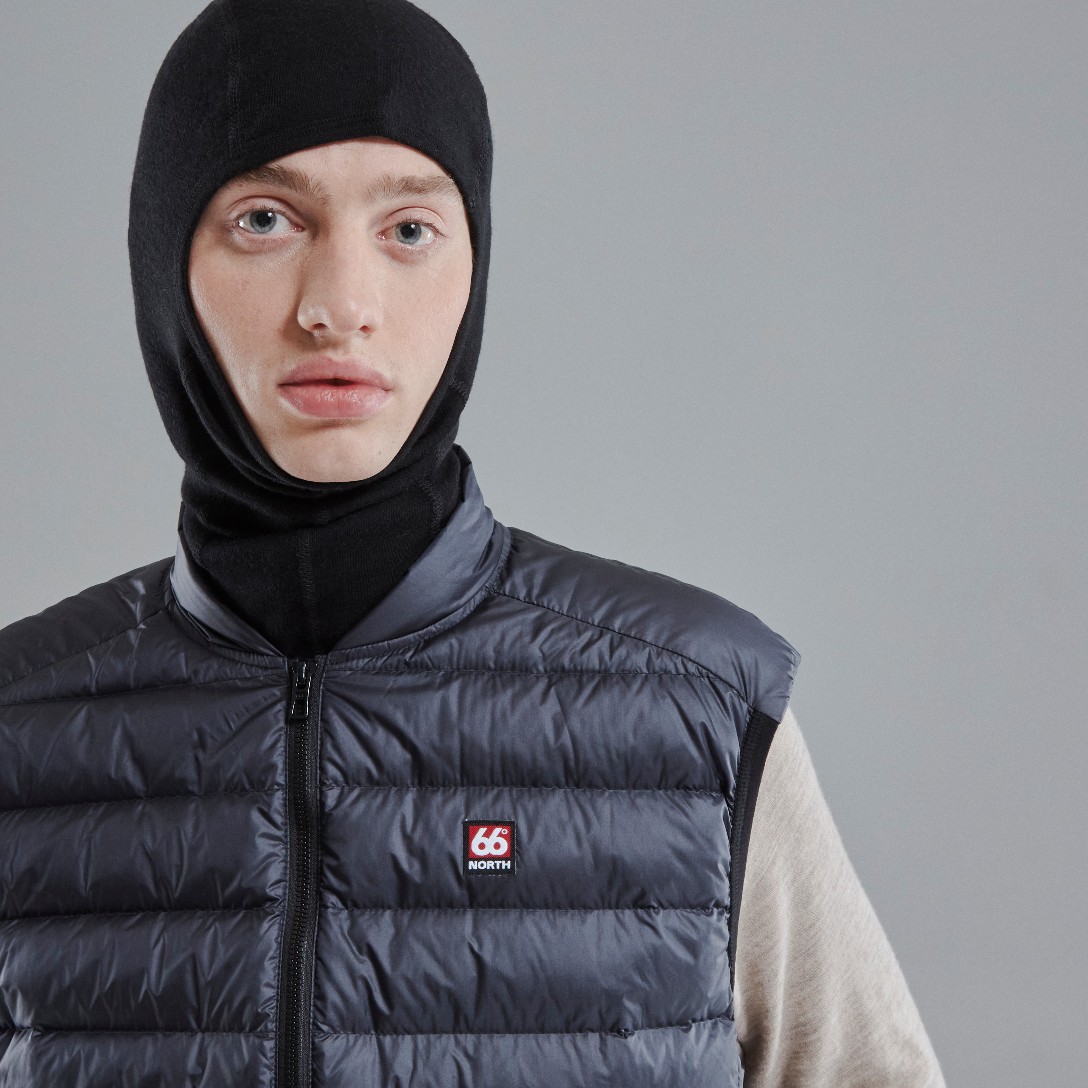 Keilir Down Vest model-men