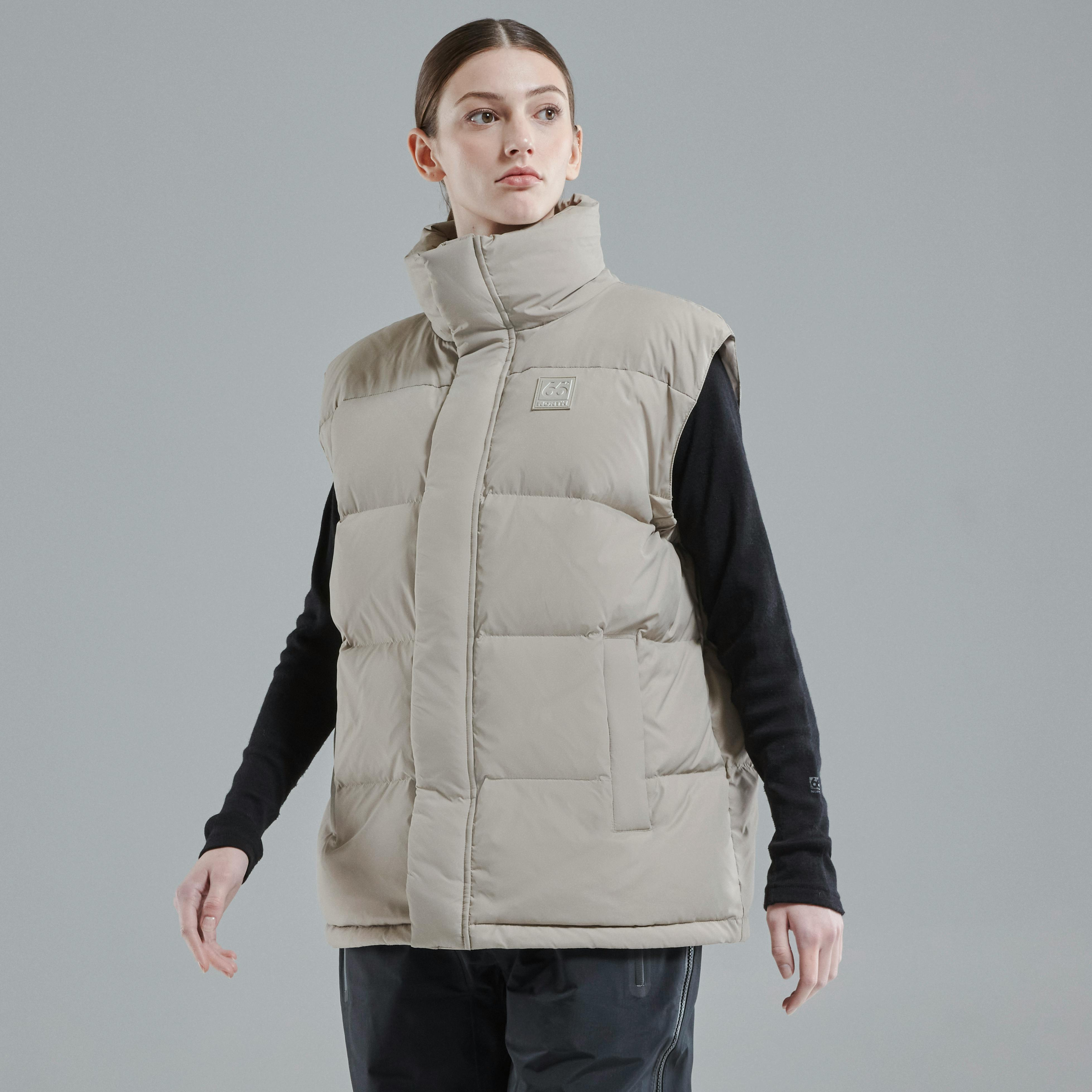 Dyngja Down Vest model-women